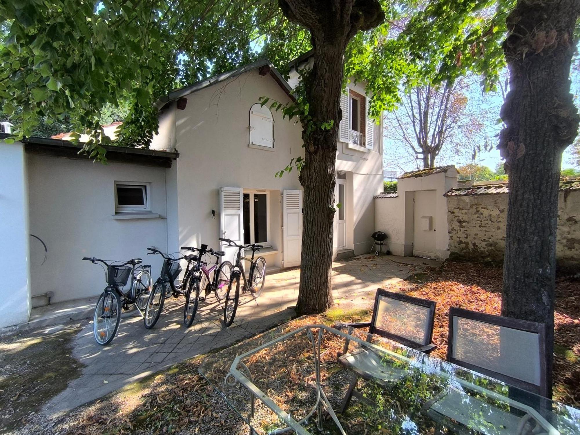 Domaine De Ris Hotel Ris-Orangis Exterior photo